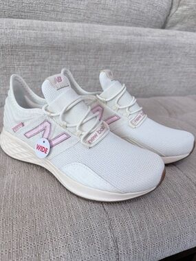 New Balance Women's Cream & Light Pink Athletic Sneakers